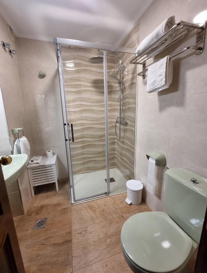 Hostal Sainz Riano  Exterior photo